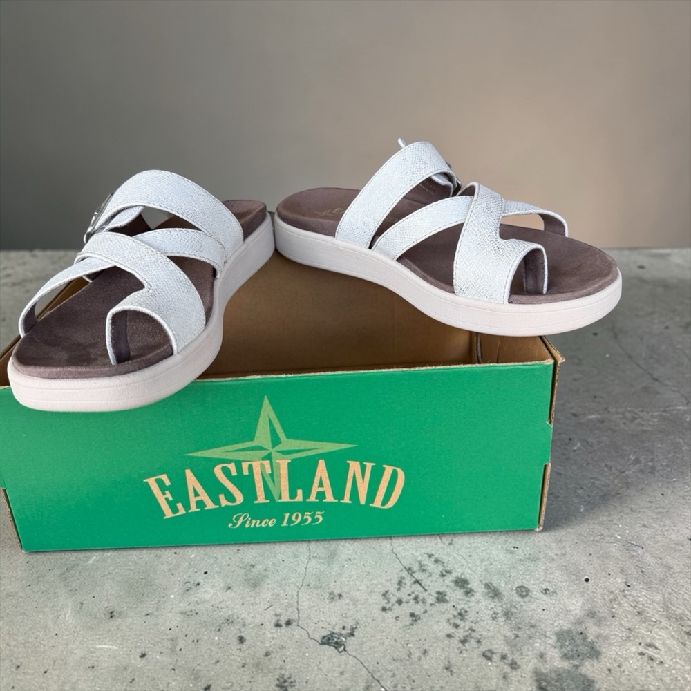 NIB Eastland 1955 Edition Port Clyde Sandals - Picture 3 of 5